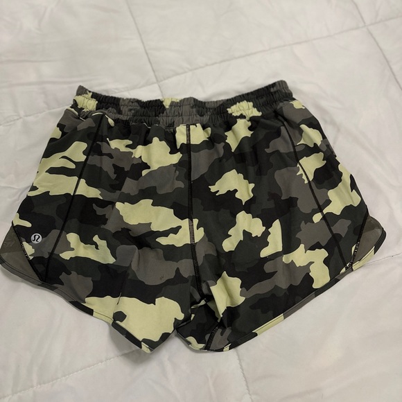 Lululemon shorts - Picture 5 of 7